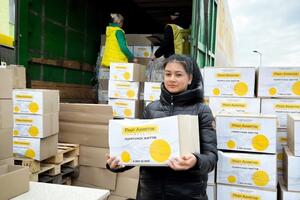 Многие магазины в Селидово не работают, и за продуктами жителям приходится ездить в соседние города