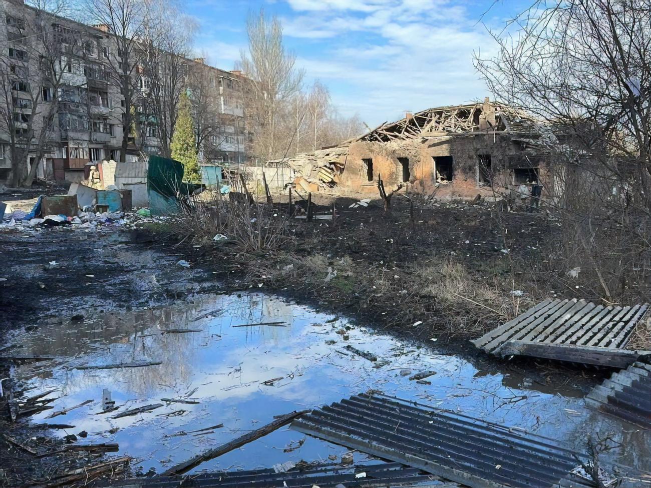 За інформацією Єрмака, ворог завдав двох ударів ракетами С-300 і здійснив чотири залпи з РСЗВ "Ураган"