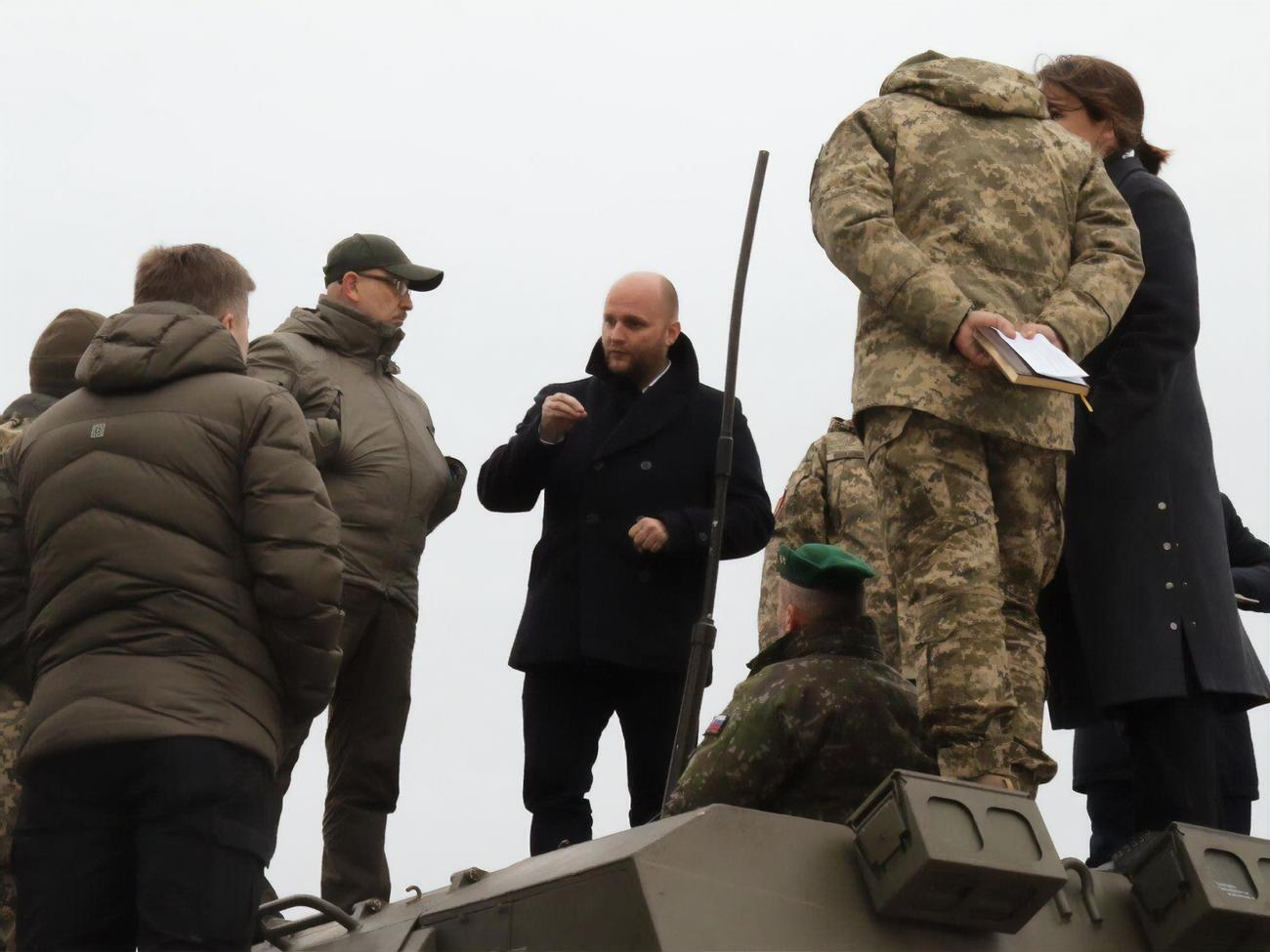 Резніков і Надь поспілкувалися з українськими військовими
