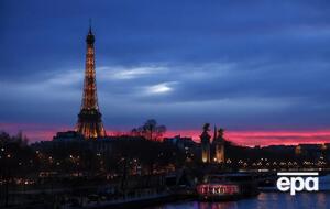 Висота оригінальної Ейфелевої вежі перевищує 300 метрів