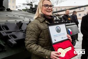 Чернохова вважає логічним доправлення зброї в Україну