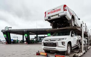 UPG не только отправляет на передовую авто, но и заправляет технику ВСУ и закрывает другие запросы военных
&