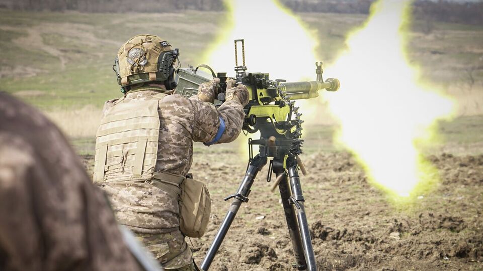 Українські військові відбивають атаки окупантів, знищують загарбників і їхню техніку