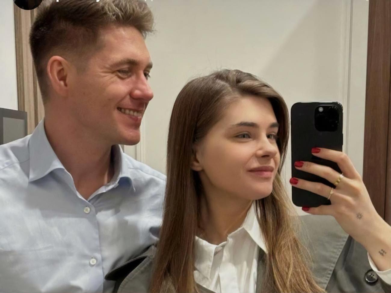 Остапчук старший за свою нову дівчину на 16 років