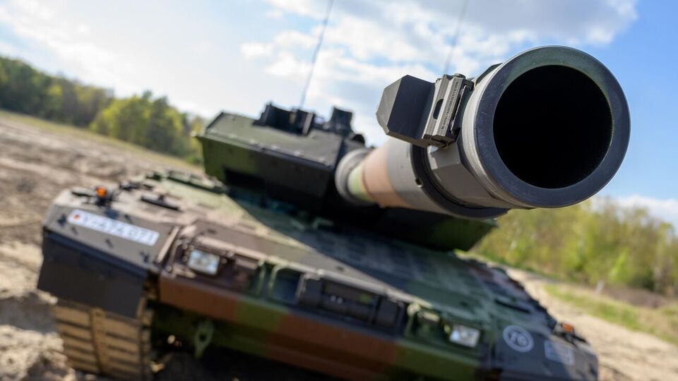Новая поставка танков обойдется правительствам двух стран в сумму около 1 млрд датских крон ($147 млн)