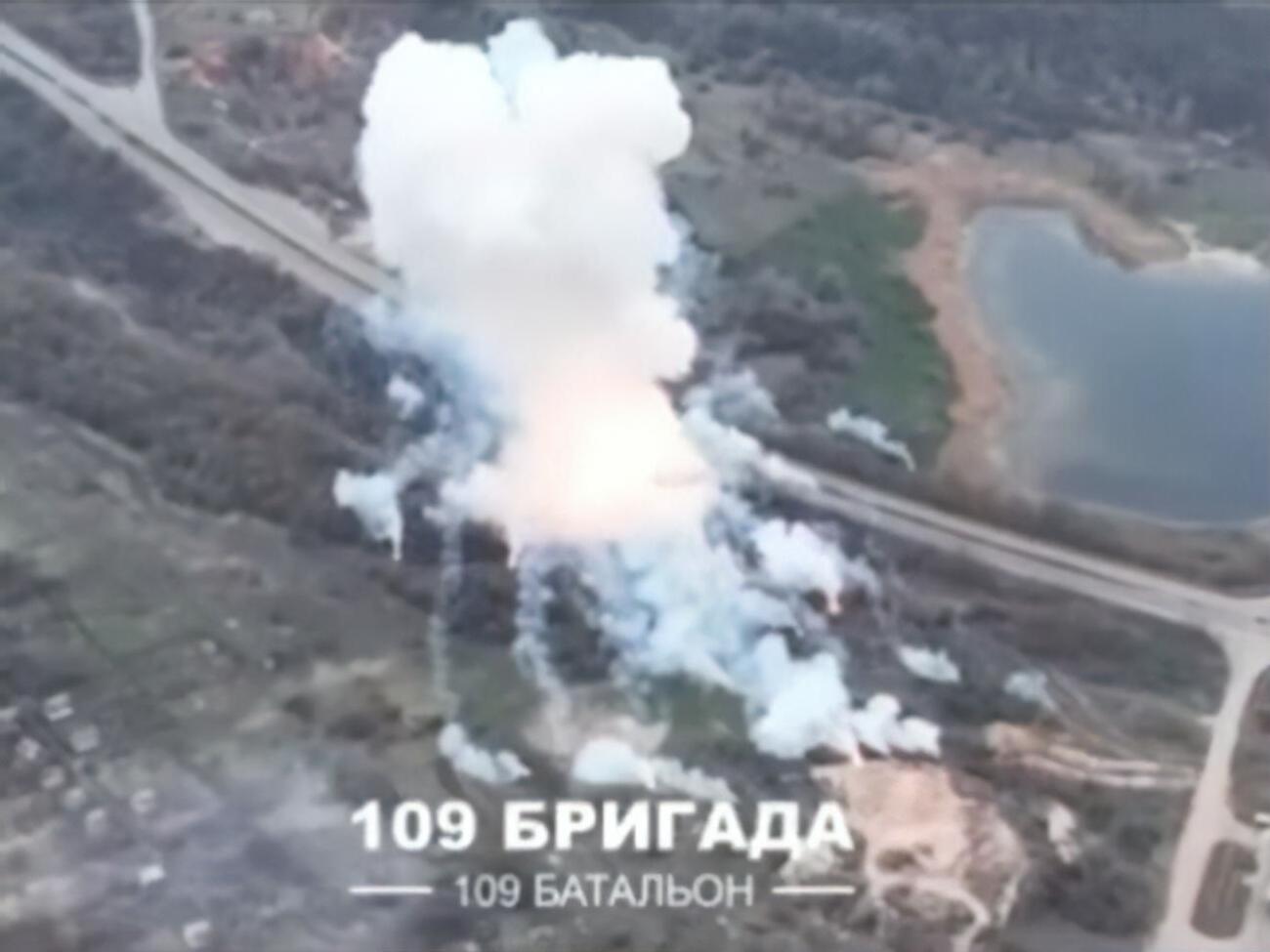 ЗРК "разорвало на маленькие куски", отметили авторы видео