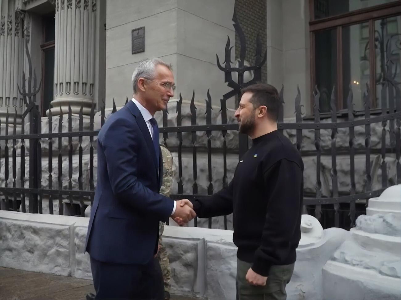 Столтенберг впервые приехал в Украину за время полномасштабного вторжения России, отметил Зеленский