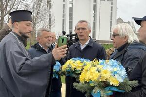 Увиденные последствия разрушений и совершенных преступлений оккупантов в Буче глубоко поразили Столтенберга, рассказал мэр города