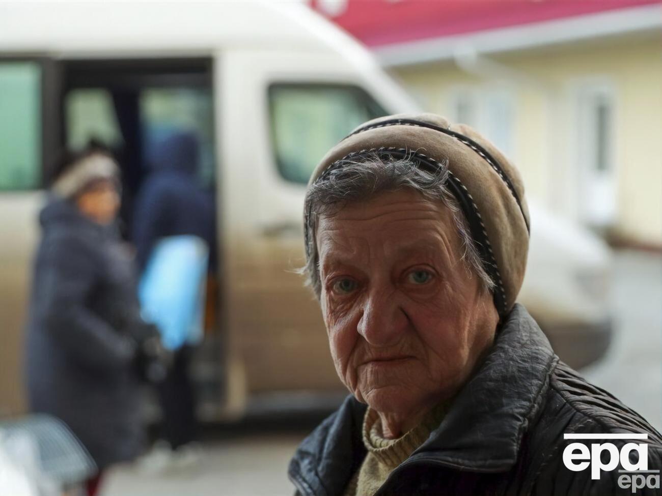 Украинские пенсионеры за границей смогут получать пенсию международными переводами