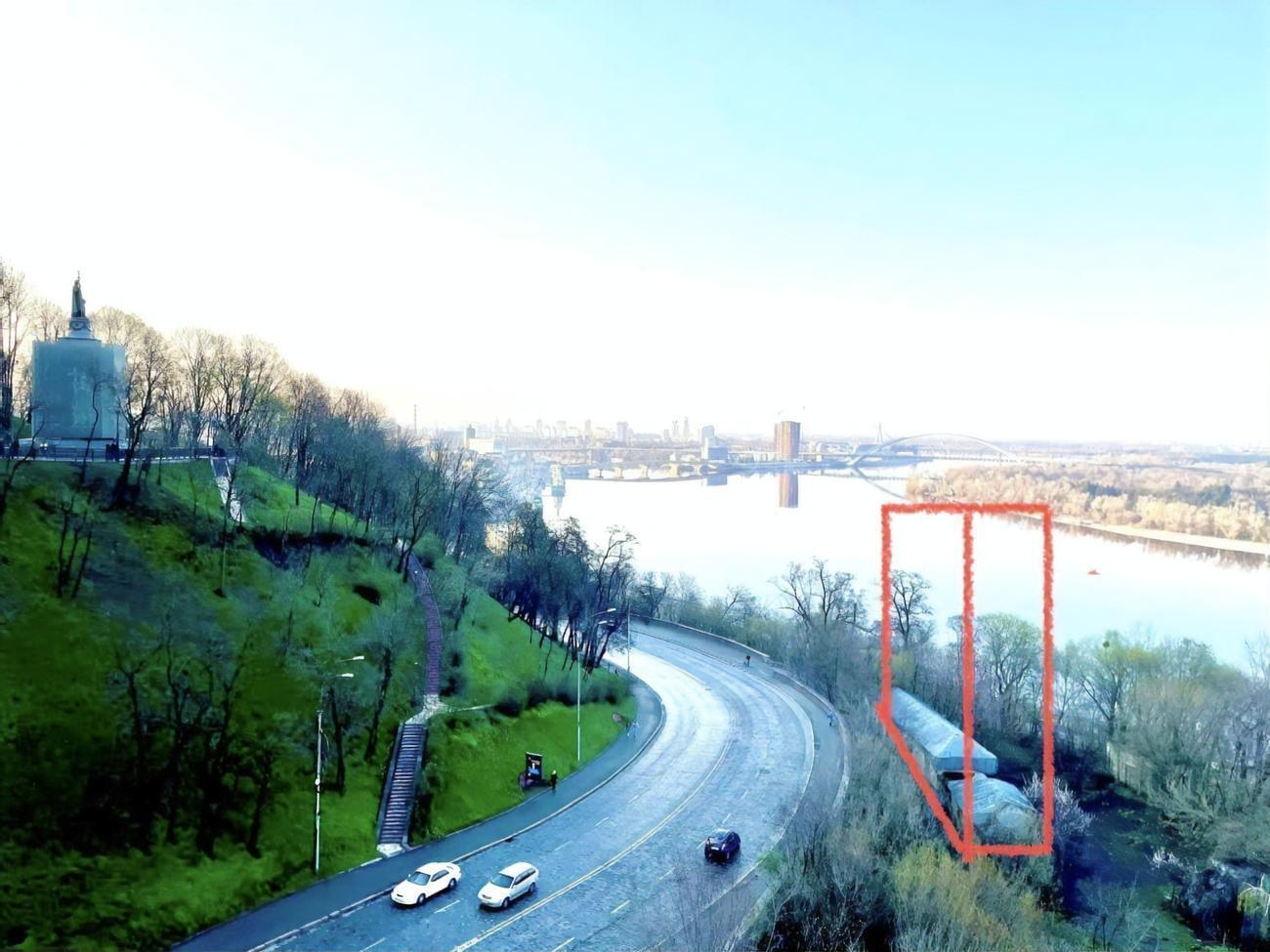 Белоцерковец показал фото, как участки могли выглядеть после застройки