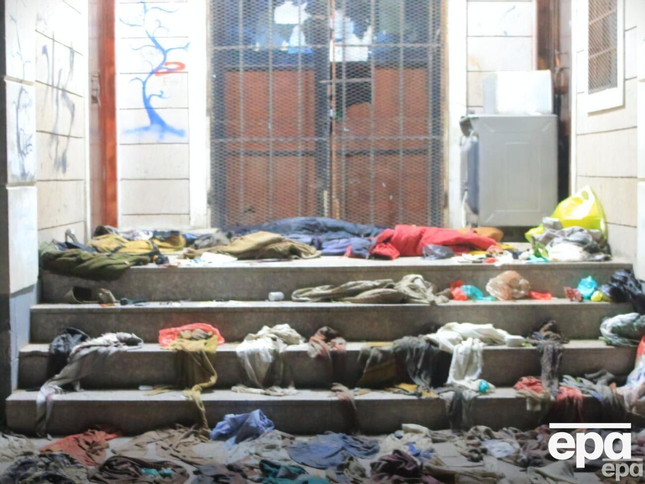 Тиснява сталася у вузькому проході біля школи