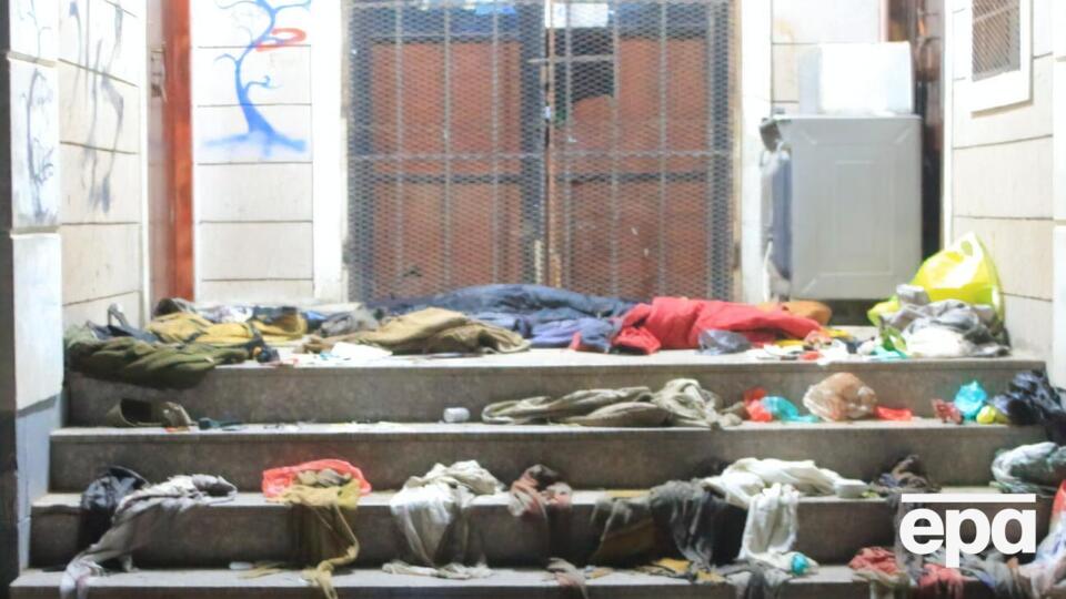 Тиснява сталася у вузькому проході біля школи