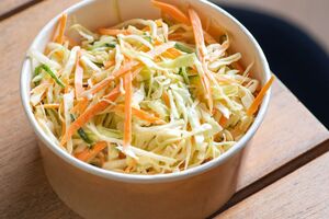 Вкус салата "Коул Слоу" зависит от времени пропитки