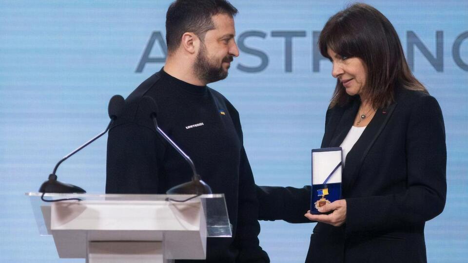 Зеленский вручил Идальго отличие, которое было учреждено менее года назад
