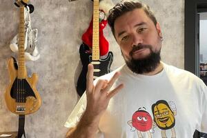 Мурзагулов говорит, что кокаин в чиновничьих кругах России – вещь повсеместно распространенная