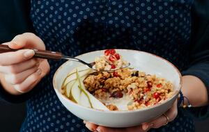 Кашу можна збагатити фруктами й горіхами