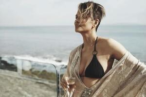 Берри родилась в 1966 году