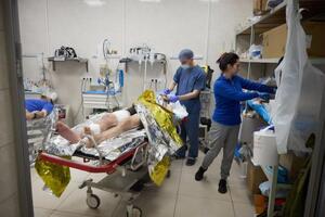 Поранених військовослужбовців можна рекомендувати до лікування за кордоном через командування Медичних сил України