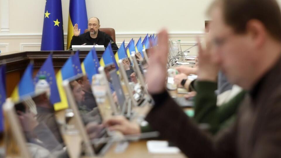Кабмин принял решение по поводу выезда раненых за границу