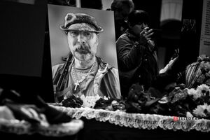 В Киеве попрощались с бывшим нардепом Олегом Барной, который погиб на фронте, и его командиром Валерием Дороховым. Фоторепортаж