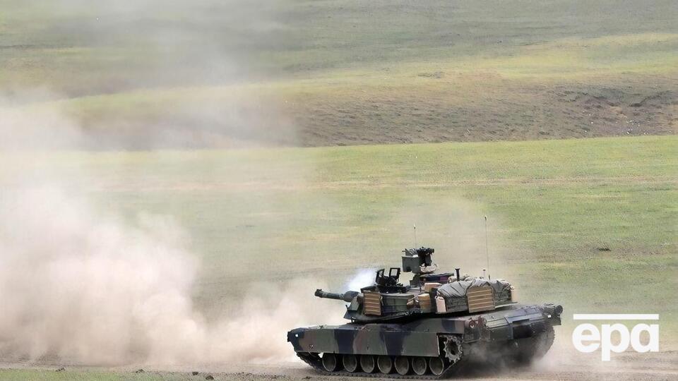 Танки Abrams, які українці використовуватимуть для навчання, прибудуть до Німеччини протягом кількох тижнів, зазначив Остін