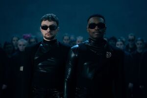 Съемки клипа проходили в Украинский доме, участие в них приняли более 60 танцоров