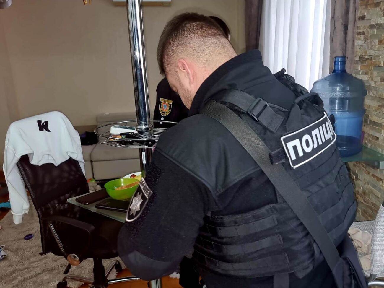 На місці події працюють вибухотехніки та слідчо-оперативна група територіального підрозділу поліції