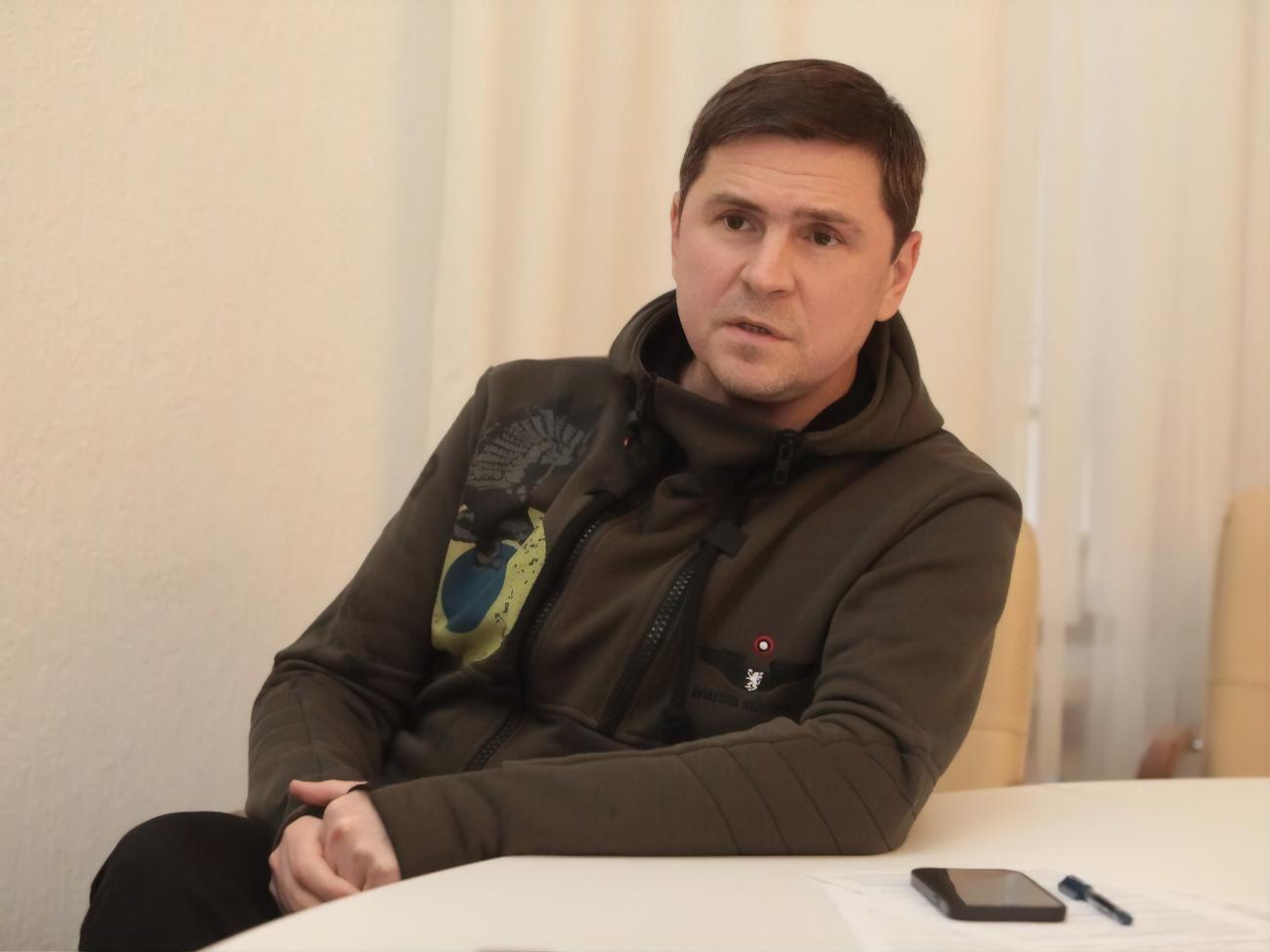 Подоляк: Хотим быть в НАТО – будем. Хотим быть в Евросоюзе – будем. Не хотим быть в СНГ – не будем