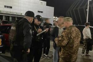 Водіям, які дрифтували, у Києві видавали повістки