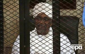 Омара аль-Башира скинули у квітні 2019 року й обвинуватили у корупції та геноциді