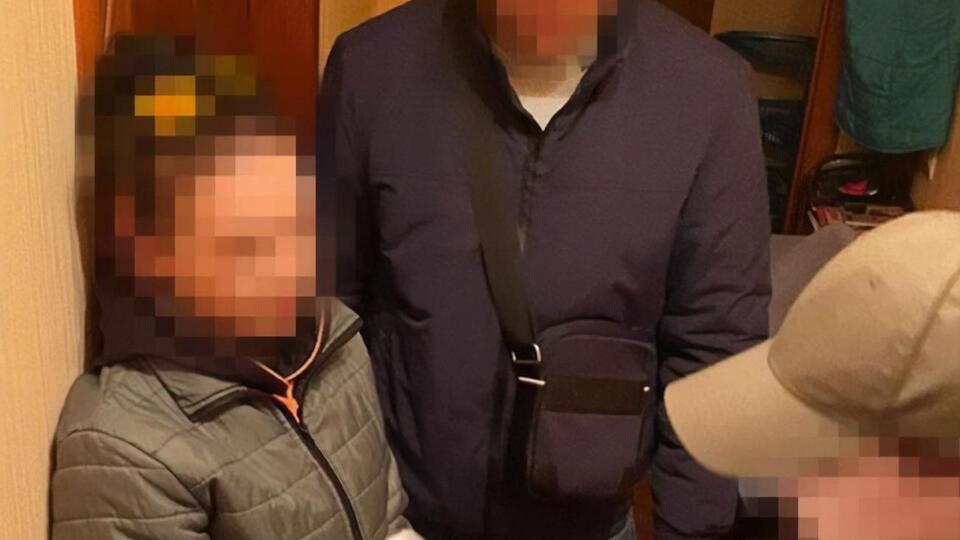 По данным следствия, задержанной оказалась местная жительница, которую спецслужба РФ привлекла к негласному сотрудничеству в начале этого года