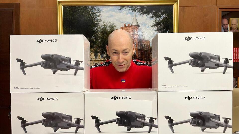 Гордон рассказал, что передает дроны конкретным бригадам, о нуждах которых сообщает куратор от Генштаба ВСУ