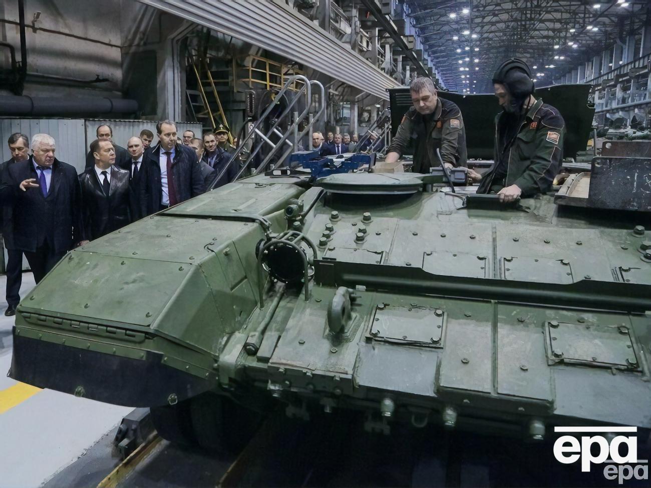 Виробництво танків у Росії буксує через брак підшипників