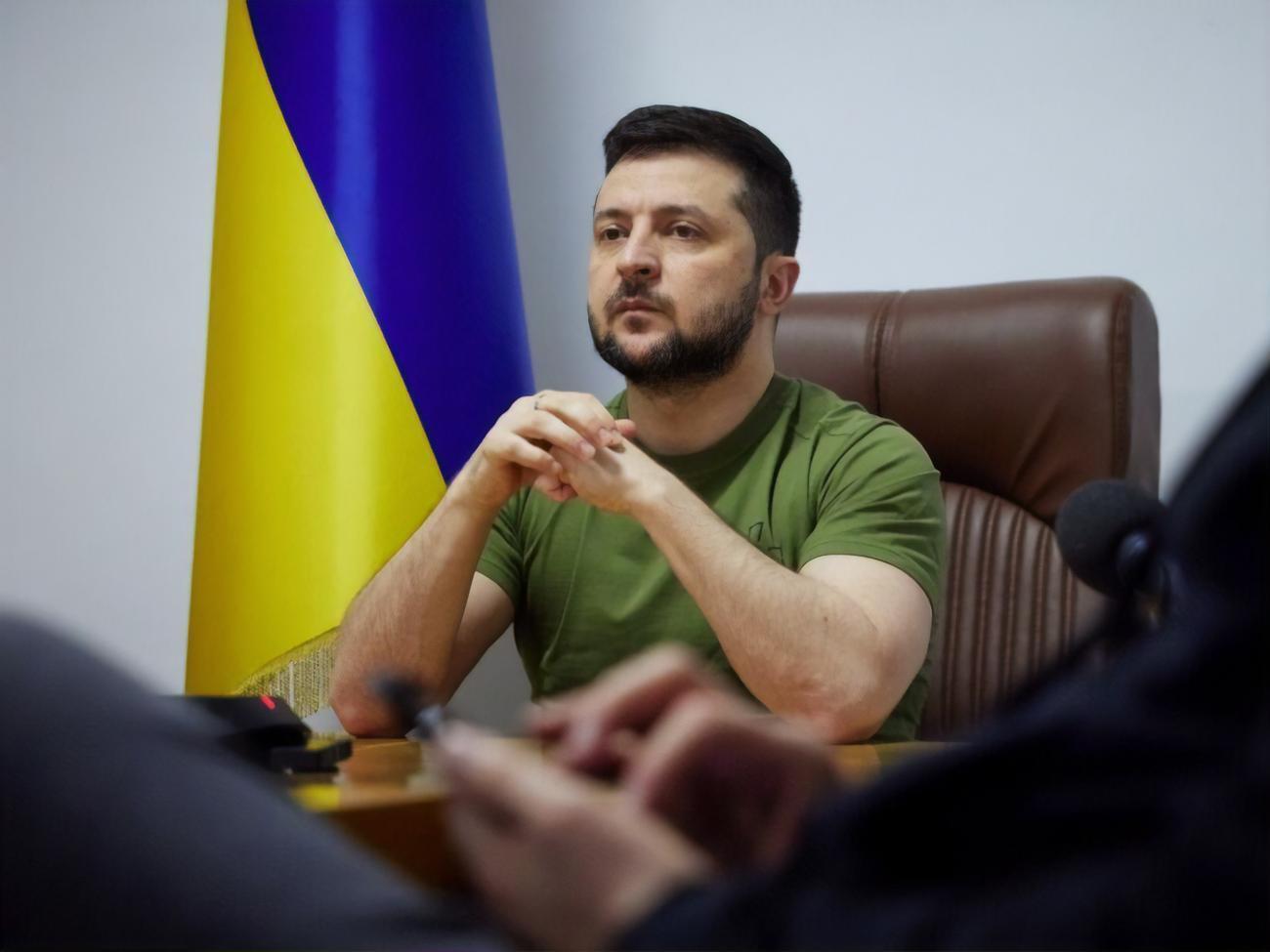 На заседании среди прочего Зеленский обсудил с присутствующими итоги встречи в формате "Рамштайн"