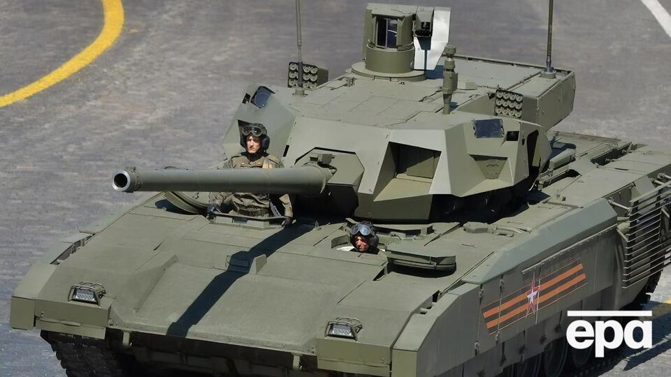 Российский танк "Армата" еще не вступал в боестолкновения с ВСУ, но уже обстреливает украинские позиции, сообщают российские пропагандисты