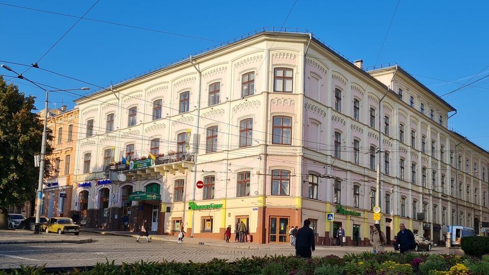 В Черновицком торгово-экономическом институте мужчин-контрактников первого года обучения стало больше в 12 раз, отметили СМИ
