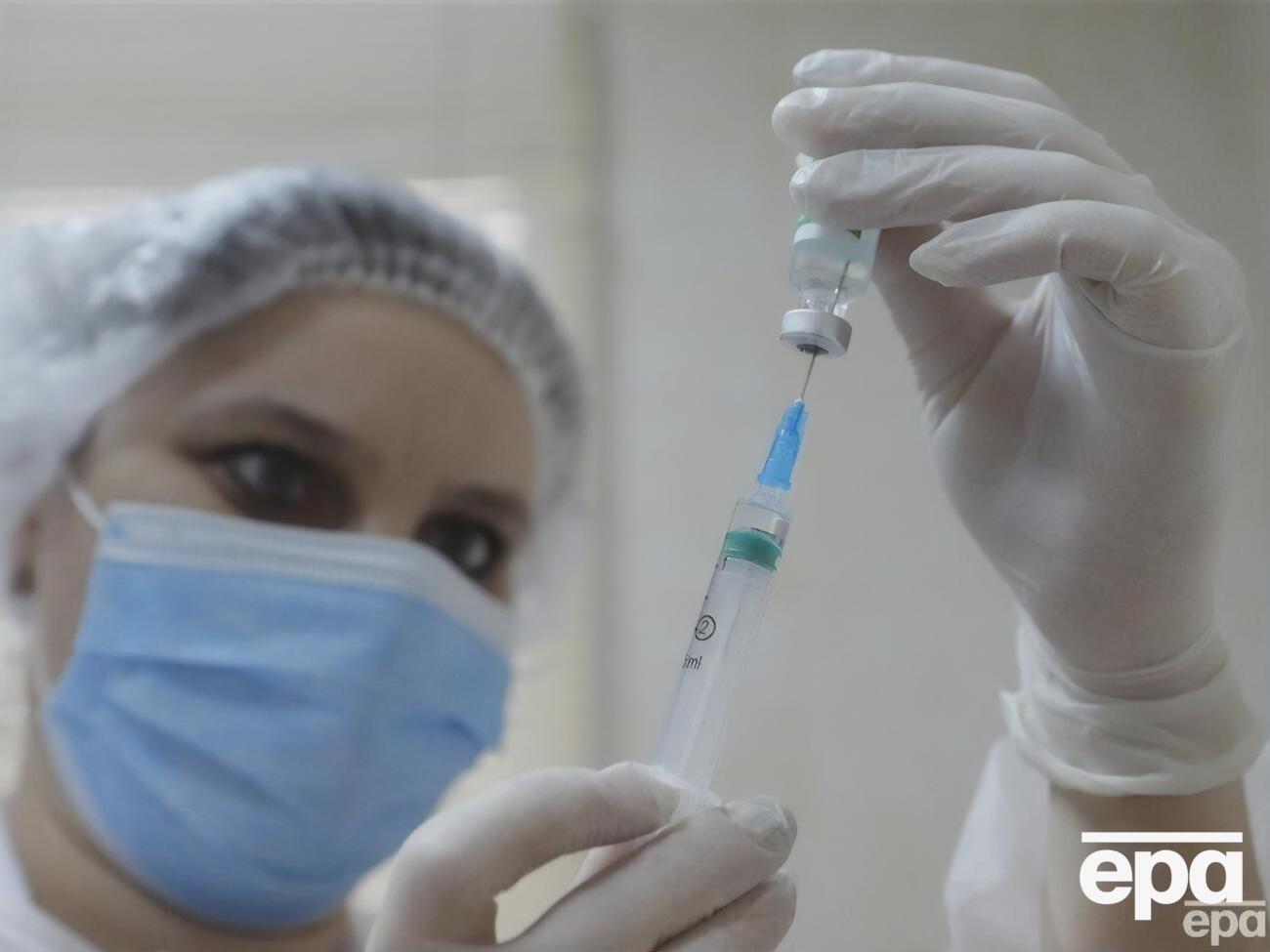 В Україні вакцинація проти COVID-19 розпочалася в лютому 2021 року