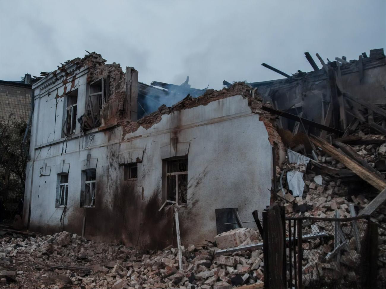 В результате удара РФ по Купянску разрушено здание краеведческого музея, рядом с которым нет ни одного военного объекта, отметили в Генштабе ВСУ