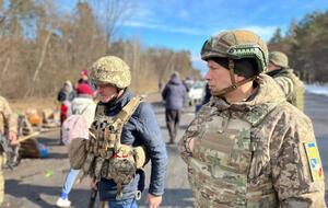 Сырский (справа) командовал обороной Киева после полномасштабного нападения РФ