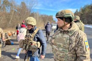 Сырский (справа) командовал обороной Киева после полномасштабного нападения РФ