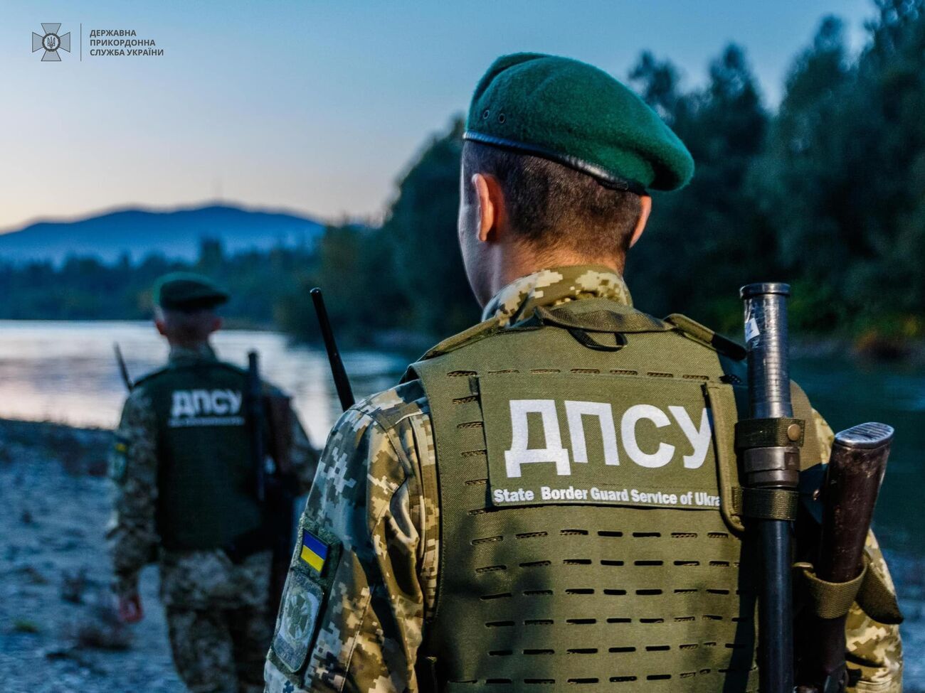 Украинские пограничники включают белорусским сирену