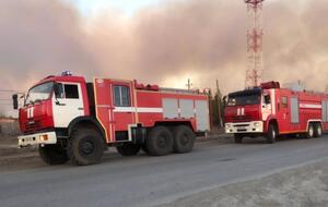 Российское МЧС отчиталось о привлечении десятков единиц противопожарной техники