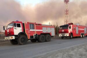 Російське МНС відзвітувало про залучення десятків одиниць протипожежної техніки
