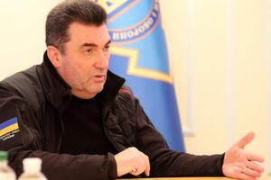 Периодически возникающие в СМИ даты и планы начала наступления далеки от реальности, сообщил секретарь СНБО