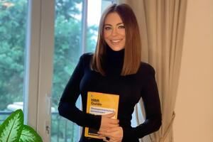 Ани Лорак родилась в 1978 году в Черновицкой области