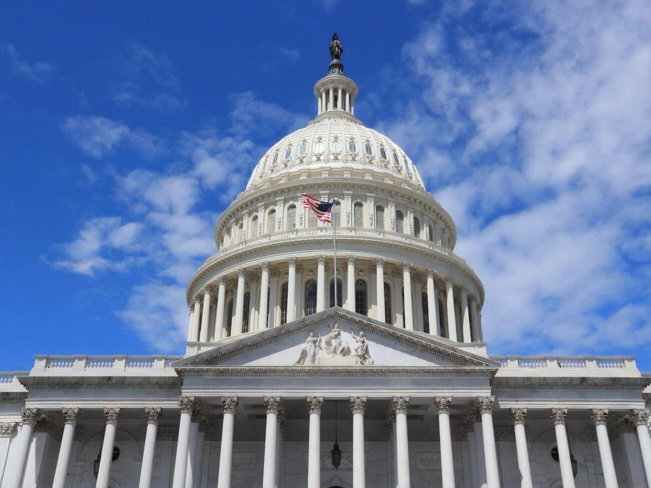 Американские лоббисты предпочитают отстаивать в Капитолии интересы Украины, а не РФ, пишут СМИ