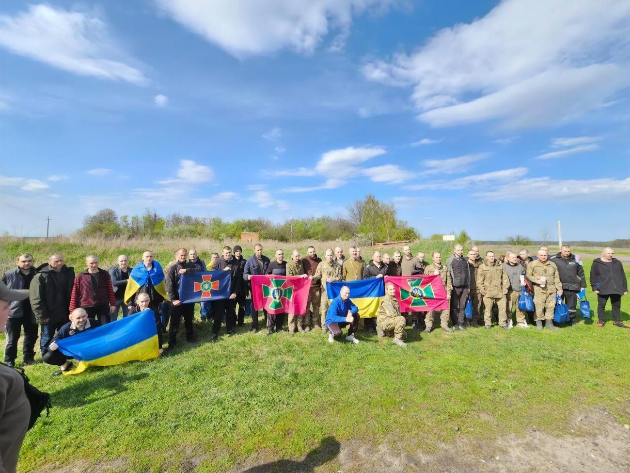 По словам Ермака, освободили шесть украинских офицеров