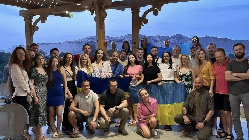 Україна вивозить своїх громадян із зони конфлікту