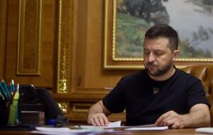 Зеленский (на фото) поблагодарил Гросси за специальную программу МАГАТЭ по медицинскому обеспечению украинских атомщиков