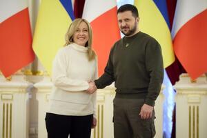 Зеленський (праворуч) висловив подяку Мелоні за її особисте лідерство у неослабній підтримці українського народу